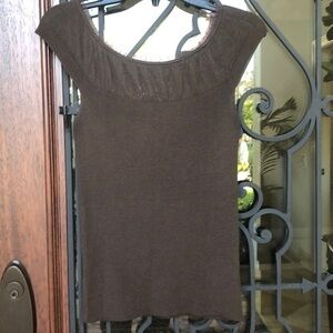 SALE (5/$25) IZ buyer brown sweater top with lace